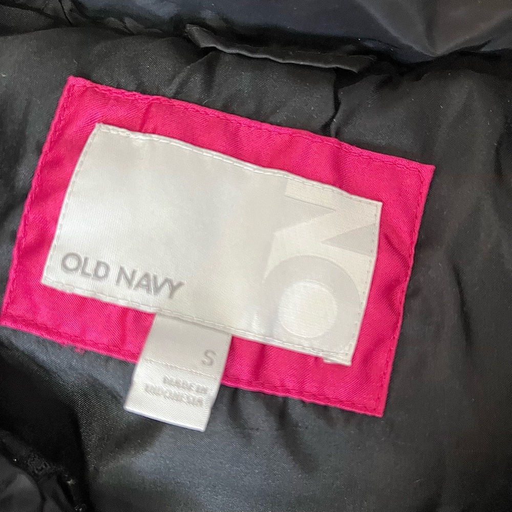 Old Navy Black Quilted Vest girls winter fall puffer casual - Picture 3 of 4